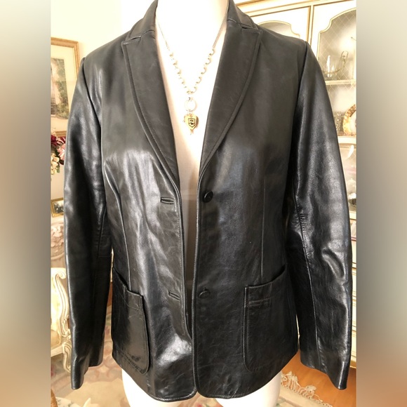 Gap excellent condition genuine leather black/2 button jacket size M